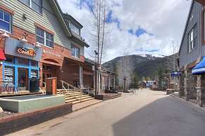 3 Bedroom Mountain Condo in River Run Village With Expansive Mountain 