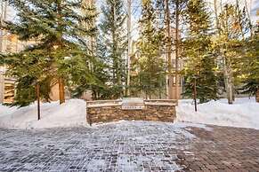 Ski In 3 Bedroom at Chateaux Dumont Keystone