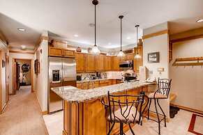 Ski In 3 Bedroom at Chateaux Dumont Keystone