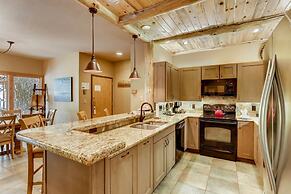 Ski In 3 Bedroom at Chateaux Dumont Keystone