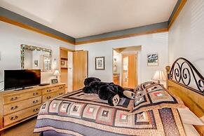 Ski In 3 Bedroom at Chateaux Dumont Keystone