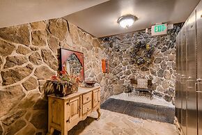 Ski In 3 Bedroom at Chateaux Dumont Keystone