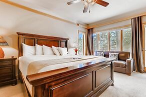 Ski In 3 Bedroom at Chateaux Dumont Keystone