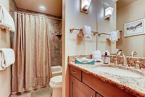 Ski In 3 Bedroom at Chateaux Dumont Keystone