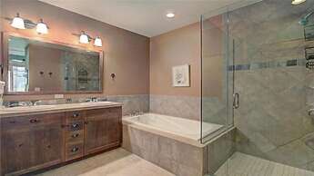 Private 2 Bedroom Townhome Located in East Keystone With Access to a F