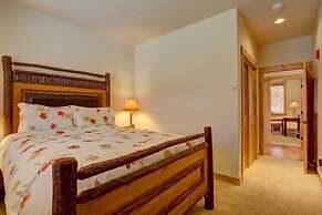 Private 2 Bedroom Townhome Located in East Keystone With Access to a F