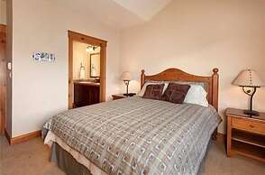 Private 3 Bedroom Townhome Located in East Keystone With Access to a F