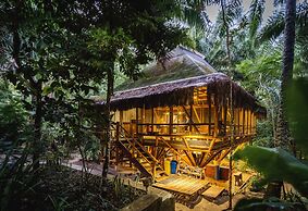 Universo Pol Bamboo Hostel