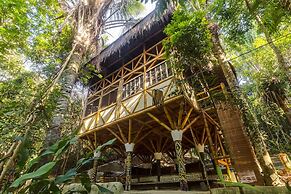 Universo Pol Bamboo Hostel