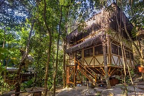 Universo Pol Bamboo Hostel
