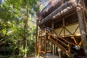 Universo Pol Bamboo Hostel