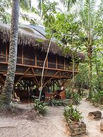 Universo Pol Bamboo Hostel