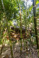 Universo Pol Bamboo Hostel