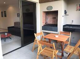 Domus Deluxe Apartment