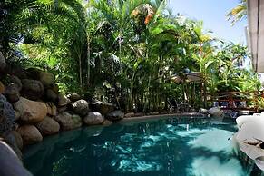 Coral Apartments Port Douglas