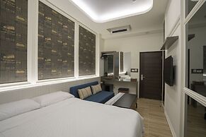 Starry Night Laurel Hotel