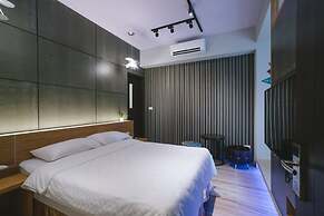 Starry Night Laurel Hotel