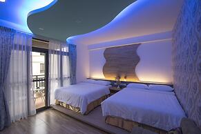 Starry Night Laurel Hotel