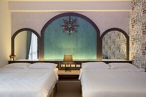 Starry Night Laurel Hotel