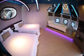 Starry Night Laurel Hotel