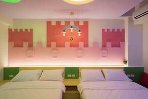 Starry Night Laurel Hotel