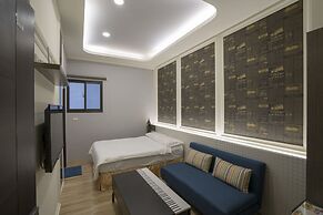 Starry Night Laurel Hotel