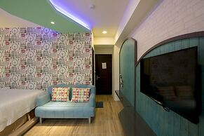 Starry Night Laurel Hotel