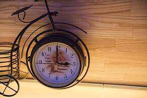 Starry Night Laurel Hotel