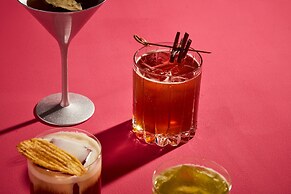 Sindhorn Midtown Hotel Bangkok, Vignette Collection by IHG