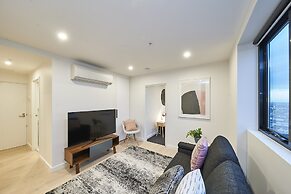 Mega Style Apartments The International