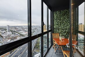 Mega Style Apartments The International