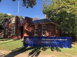 Mega Style Apartments The International