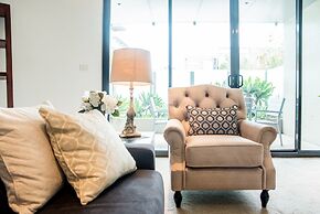 Richmond Oasis Apartments