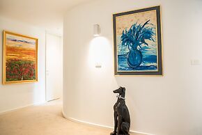 Richmond Oasis Apartments