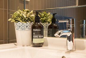 Richmond Oasis Apartments