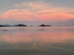 Wild Pasir Panjang Villas