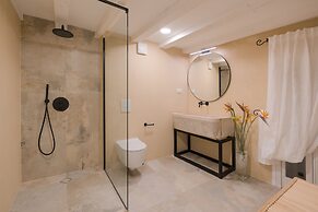 Luxury Apartment Lina - III