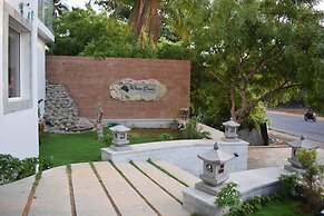 White Pearl Residency