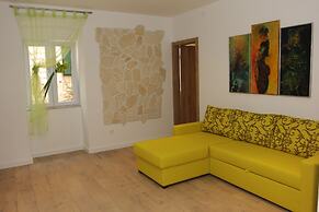 Apartment House Vitaic