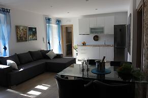 Apartment House Vitaic