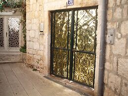 Apartment House Vitaic