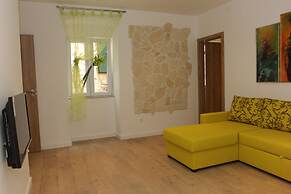 Apartment House Vitaic