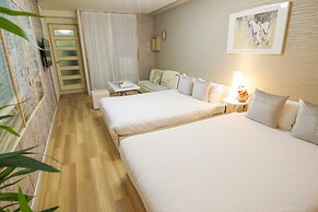 Nipponbashi Art Hotel