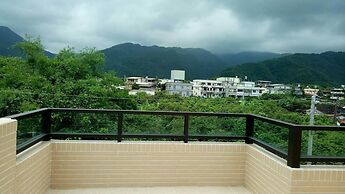 Yuanshan Dahu Homestay