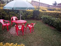 Green Hut Guest House