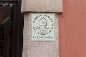 B&B Sweet House