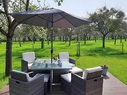 Orchard Farm Luxury Glamping