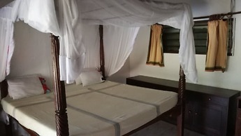 Travellers Paradise Diani - Hostel