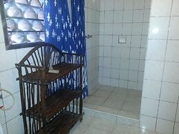 Travellers Paradise Diani - Hostel
