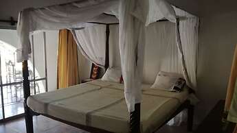 Travellers Paradise Diani - Hostel